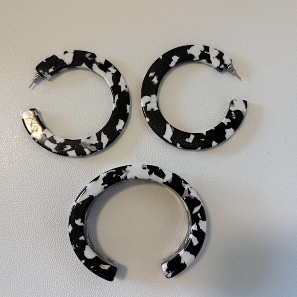 Black and White Resin Machete Kate Hoop Earrings and Cuff Bracelet - Picture 2 of 4